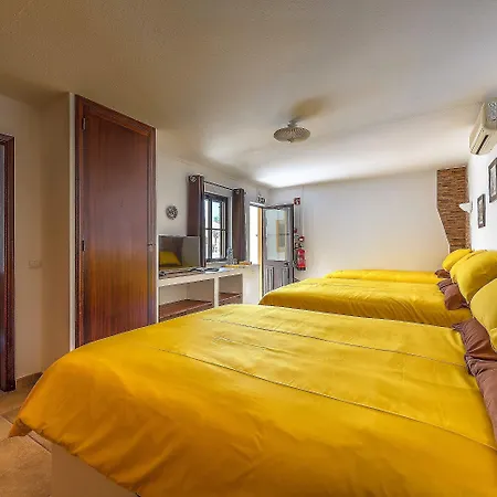 Alojamento de Acomodação e Pequeno-almoço Casa Dos Ninos 4*