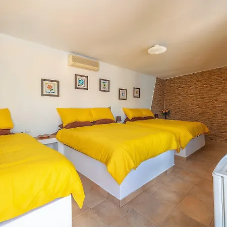 Alojamento de Acomodação e Pequeno-almoço Casa Dos Ninos 4*