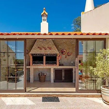 Casa Dos Ninos Bed & Breakfast