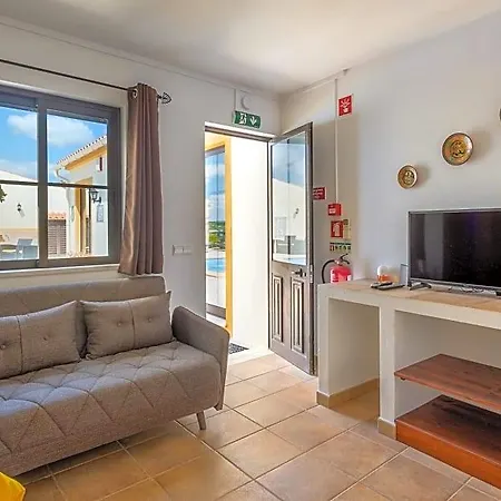 Casa Dos Ninos Bed & Breakfast 4*
