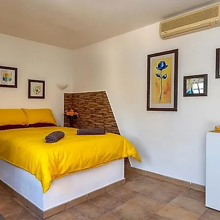 Bed & Breakfast Casa Dos Ninos São Bartolomeu de Messines