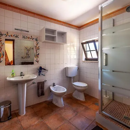 Casa Dos Ninos 4* Сан-Бартоломеу-де-Мессинеш