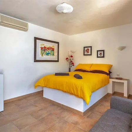 לינה וארוחת בוקר Casa Dos Ninos